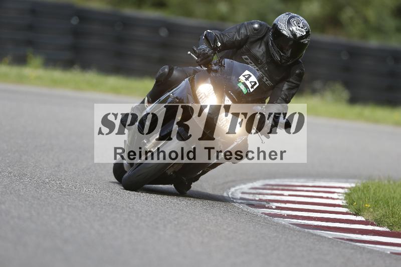 /53 16.09.2025 Track Day Domi Aegerter ADR/Gruppe gruen/44